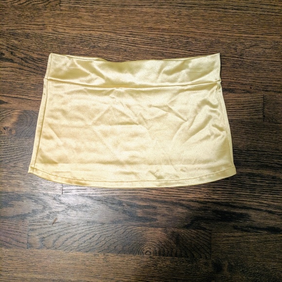 Class Act gold glittery mini skirt - Picture 2 of 2
